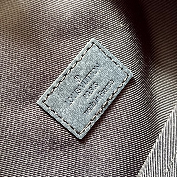 ルイヴィトンバッグ着用イメージ